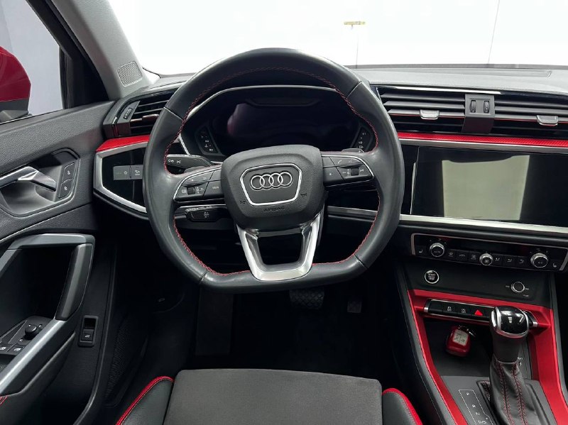 Audi Q3 2023 фото 7