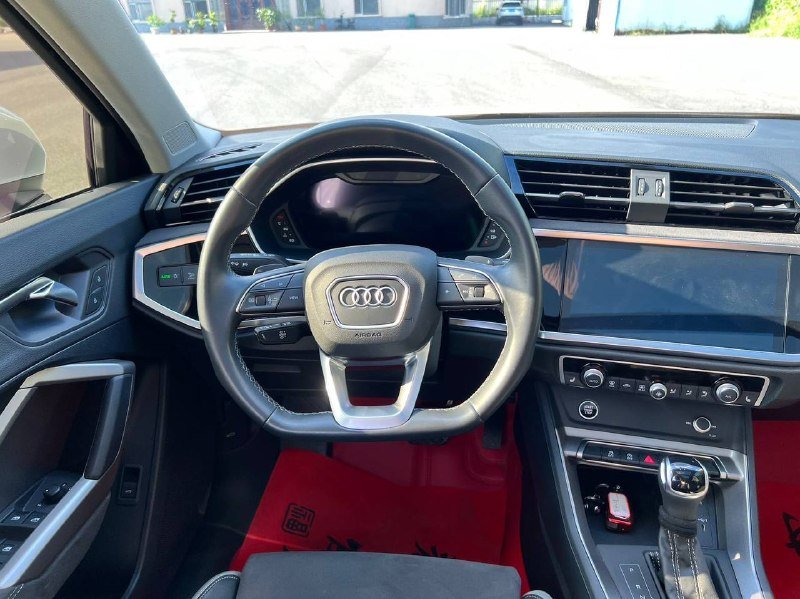 Audi Q3 2022 фото 7