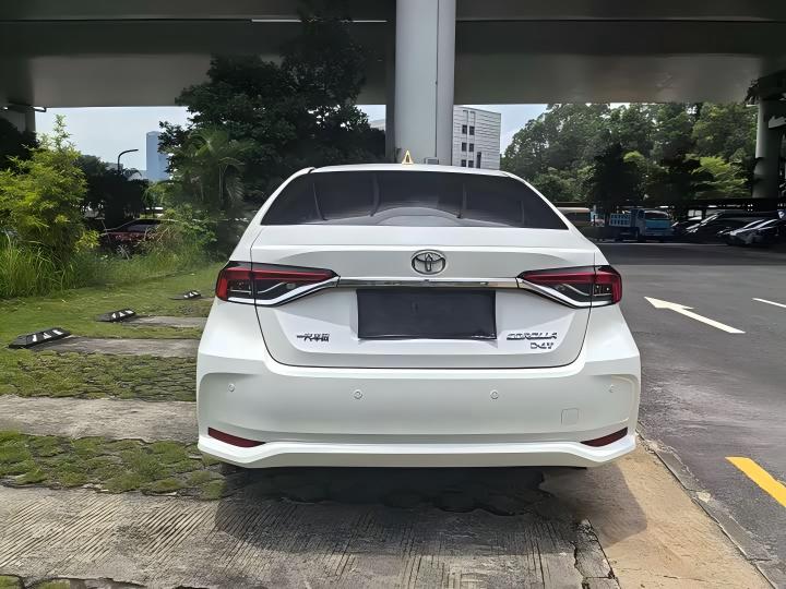 Toyota Corolla 2021 фото 1