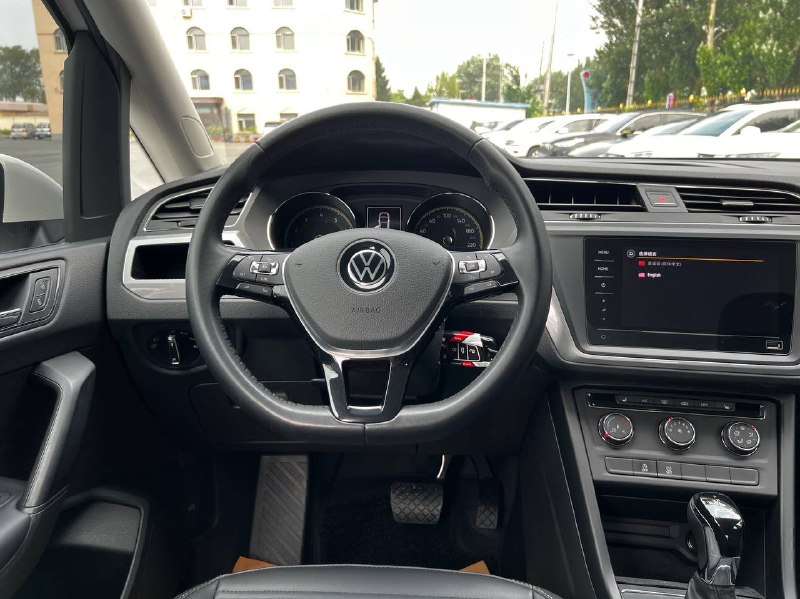 Volkswagen Touran 2021 фото 7