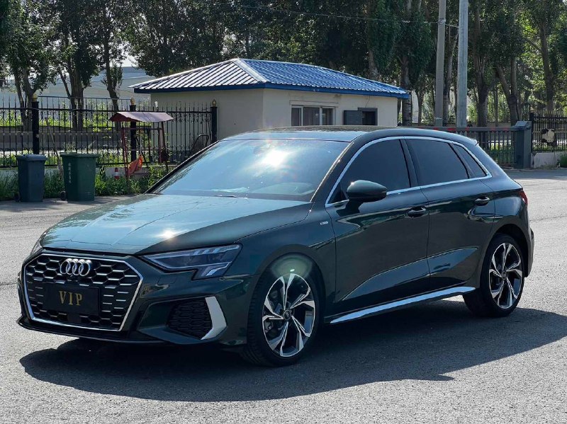 Audi A3 2022 фото 1