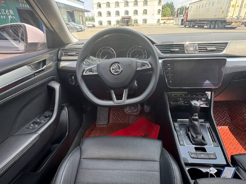 Skoda Superb 2021 фото 7