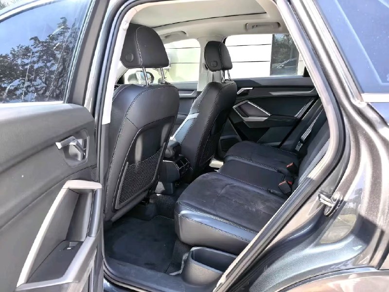 Audi Q3 2023 фото 4