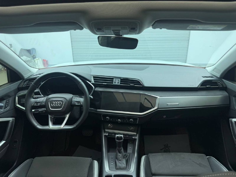 Audi Q3 2022 фото 8