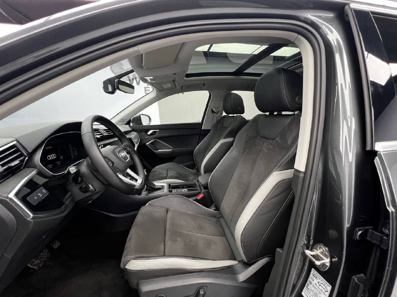 Audi Q3 2022 фото 4