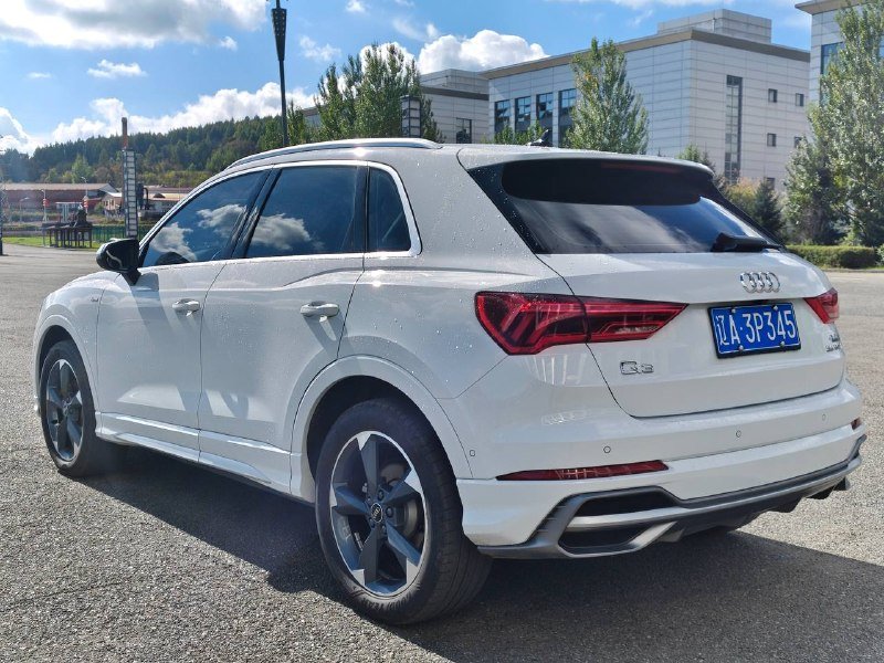 Audi Q3 2022 фото 4