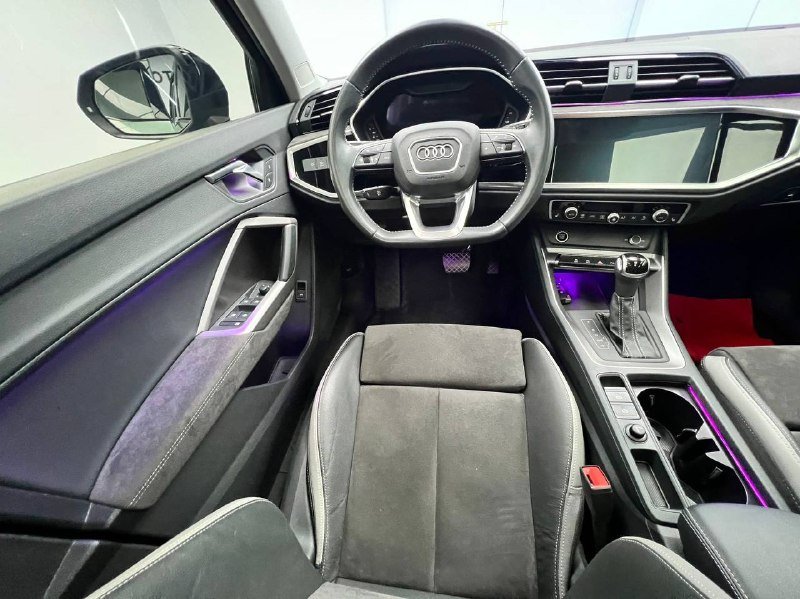 Audi Q3 2022 фото 7
