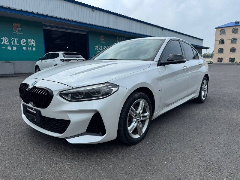 BMW 1 Series 2022 фото 1