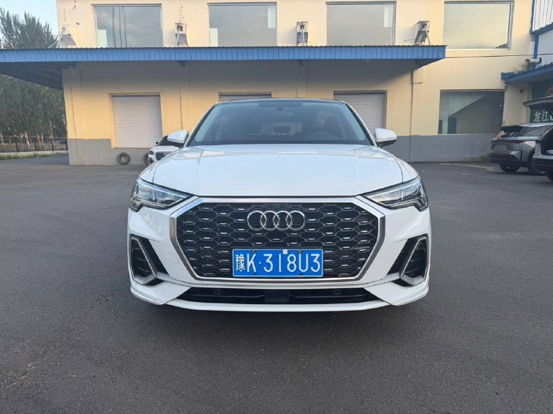 Audi Q3 Sportback 2022 фото 3