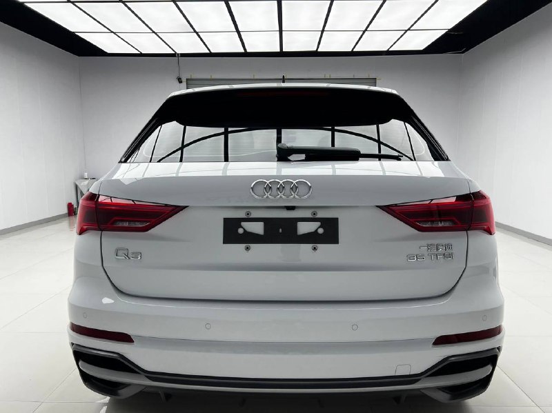 Audi Q3 2022 фото 3