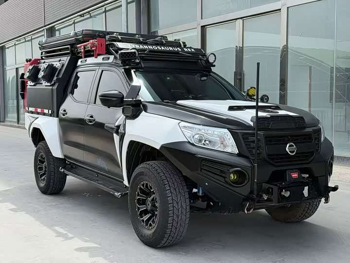 Nissan Navara Premium Closed Van 2024 фото 3