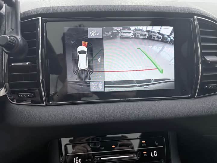 Skoda Karoq Premium Edition 2023 фото 5