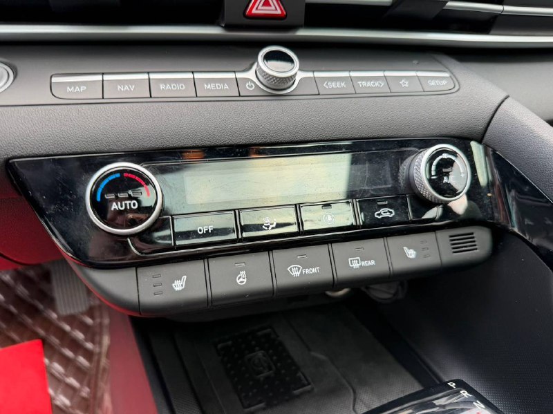Hyundai Elantra 2023 фото 6