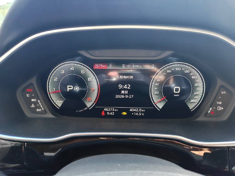Audi Q3 2022 фото 7